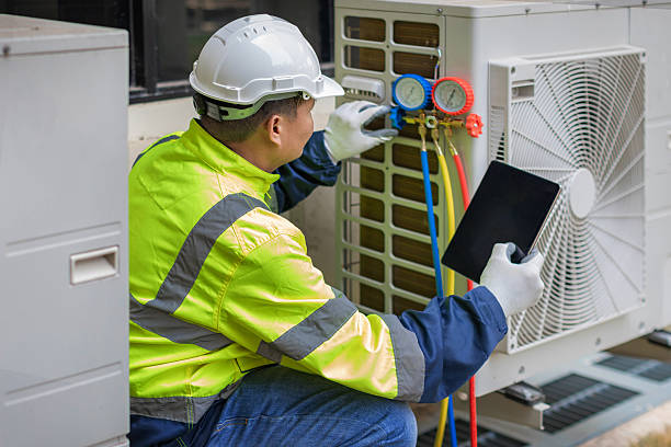 Professional Hvac technician working in Forney, TX